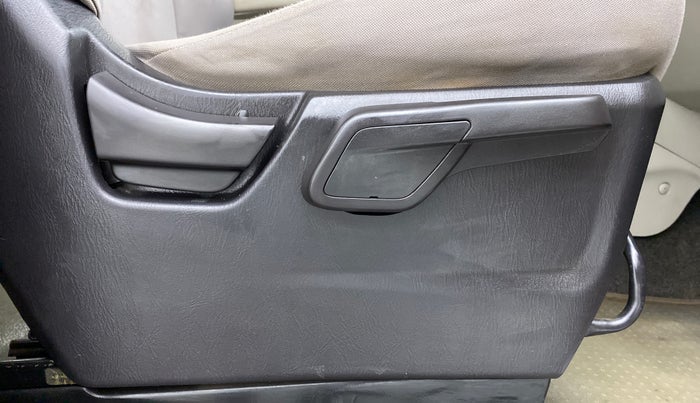 2015 Mahindra Scorpio S10, Diesel, Manual, 54,015 km, Driver Side Adjustment Panel