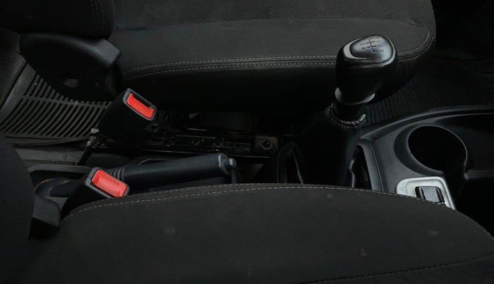 2017 Datsun Redi Go T (O), Petrol, Manual, 79,895 km, Gear Lever