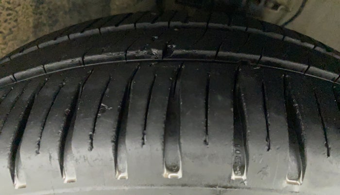 2011 Volkswagen Polo TRENDLINE 1.2L PETROL, Petrol, Manual, 47,782 km, Left Front Tyre Tread