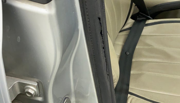 2011 Volkswagen Polo TRENDLINE 1.2L PETROL, Petrol, Manual, 47,782 km, Driver-side door - Beading has minor damage