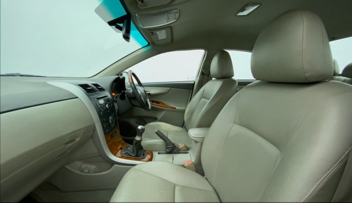 2010 Toyota Corolla Altis GL PETROL, Petrol, Manual, 75,213 km, Right Side Front Door Cabin