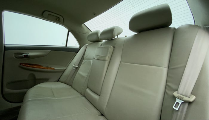 2010 Toyota Corolla Altis GL PETROL, Petrol, Manual, 75,213 km, Right Side Rear Door Cabin