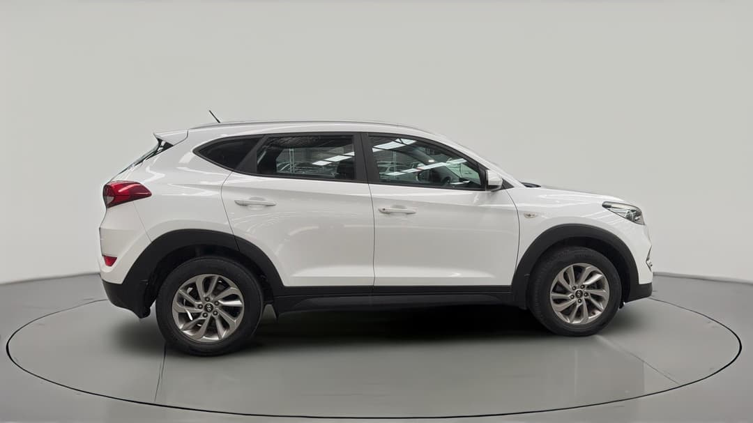 2017 Hyundai Tucson Active (FWD), Automatic, 129894 km, Right Side View