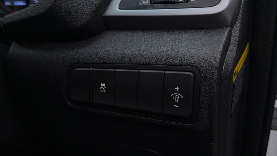 2017 Hyundai Tucson Active (FWD), Automatic, 129894 km, Utility Switches/Buttons