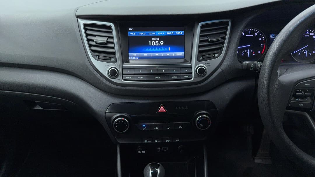 2017 Hyundai Tucson Active (FWD), Automatic, 129894 km, Center Console