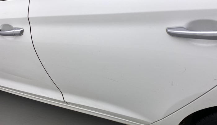 2017 Hyundai Verna 1.6 VTVT SX (O) AT, CNG, Automatic, 33,561 km, Rear left door - Minor scratches
