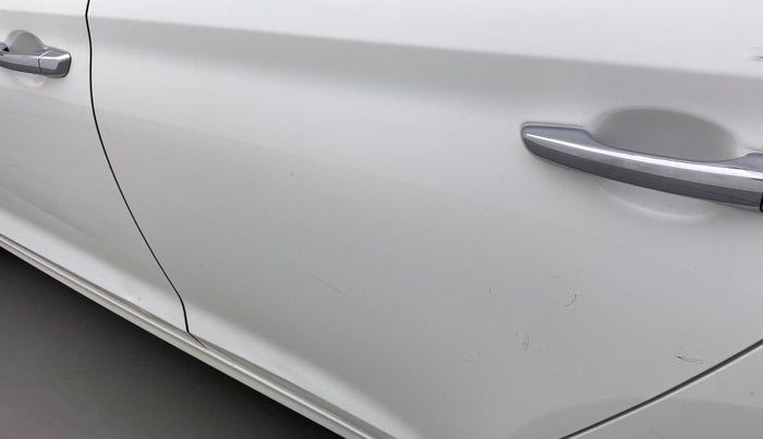 2017 Hyundai Verna 1.6 VTVT SX (O) AT, CNG, Automatic, 33,561 km, Rear left door - Slightly dented