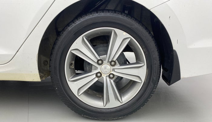 2017 Hyundai Verna 1.6 VTVT SX (O) AT, CNG, Automatic, 33,561 km, Left Rear Wheel