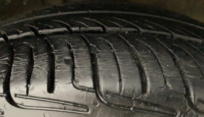 2014 Maruti Alto K10 VXI, Petrol, Manual, 81,446 km, Right Front Tyre Tread