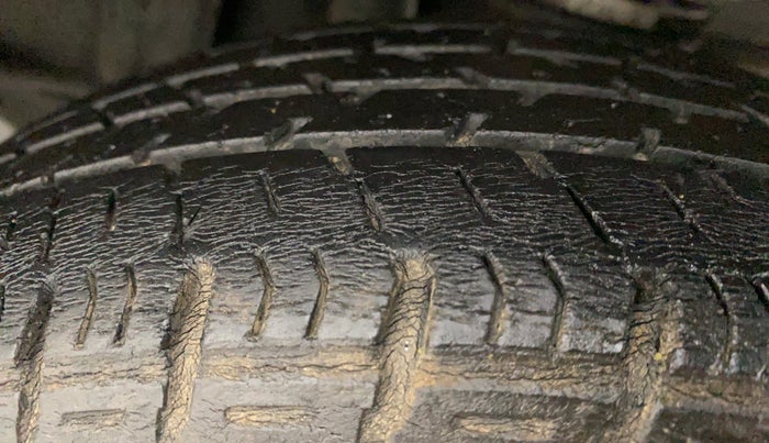 2014 Maruti Alto K10 VXI, Petrol, Manual, 81,446 km, Left Rear Tyre Tread