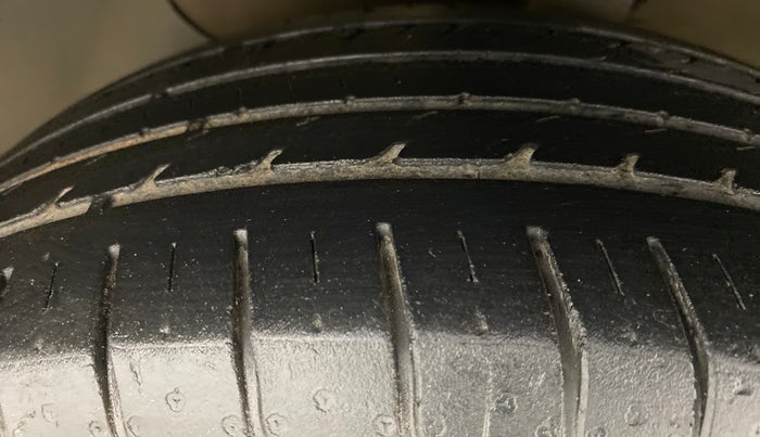 2018 Hyundai Creta 1.6 SX PLUS PETROL, Petrol, Manual, 21,431 km, Left Front Tyre Tread
