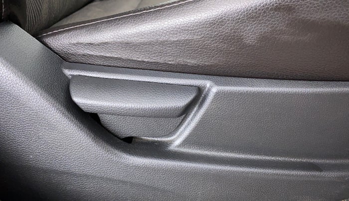 2013 Hyundai Eon ERA PLUS, Petrol, Manual, 35,414 km, Driver Side Adjustment Panel