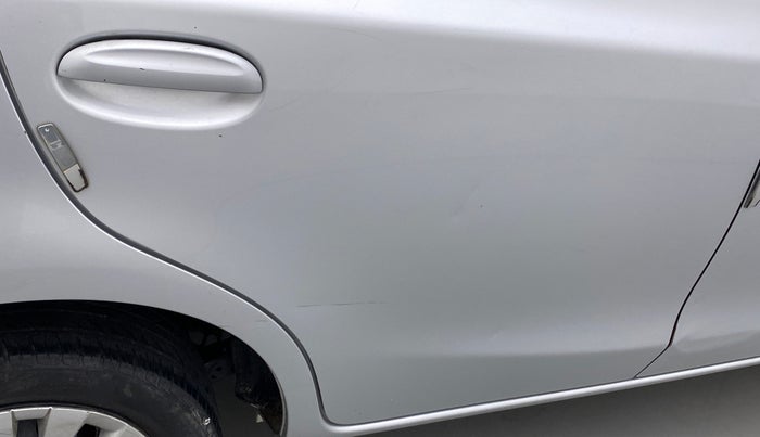 2012 Toyota Etios Liva G, Petrol, Manual, 42,595 km, Right rear door - Slightly dented
