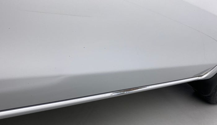 2012 Toyota Etios Liva G, Petrol, Manual, 42,595 km, Right running board - Minor scratches