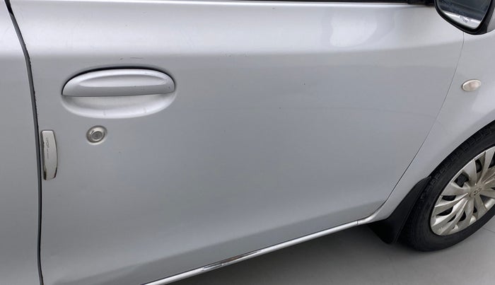 2012 Toyota Etios Liva G, Petrol, Manual, 42,595 km, Driver-side door - Minor scratches