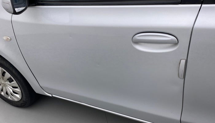 2012 Toyota Etios Liva G, Petrol, Manual, 42,595 km, Front passenger door - Minor scratches