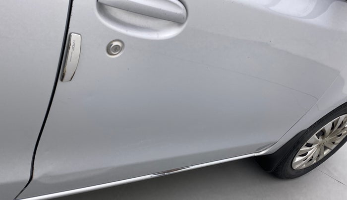 2012 Toyota Etios Liva G, Petrol, Manual, 42,595 km, Driver-side door - Slightly dented