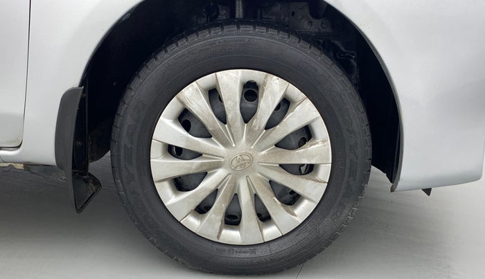 2012 Toyota Etios Liva G, Petrol, Manual, 42,595 km, Right Front Wheel
