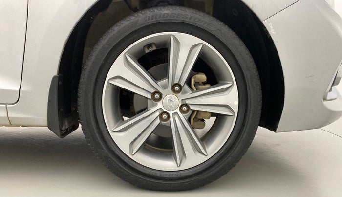 2017 Hyundai Verna 1.6 SX VTVT, Petrol, Manual, 48,736 km, Right Front Wheel
