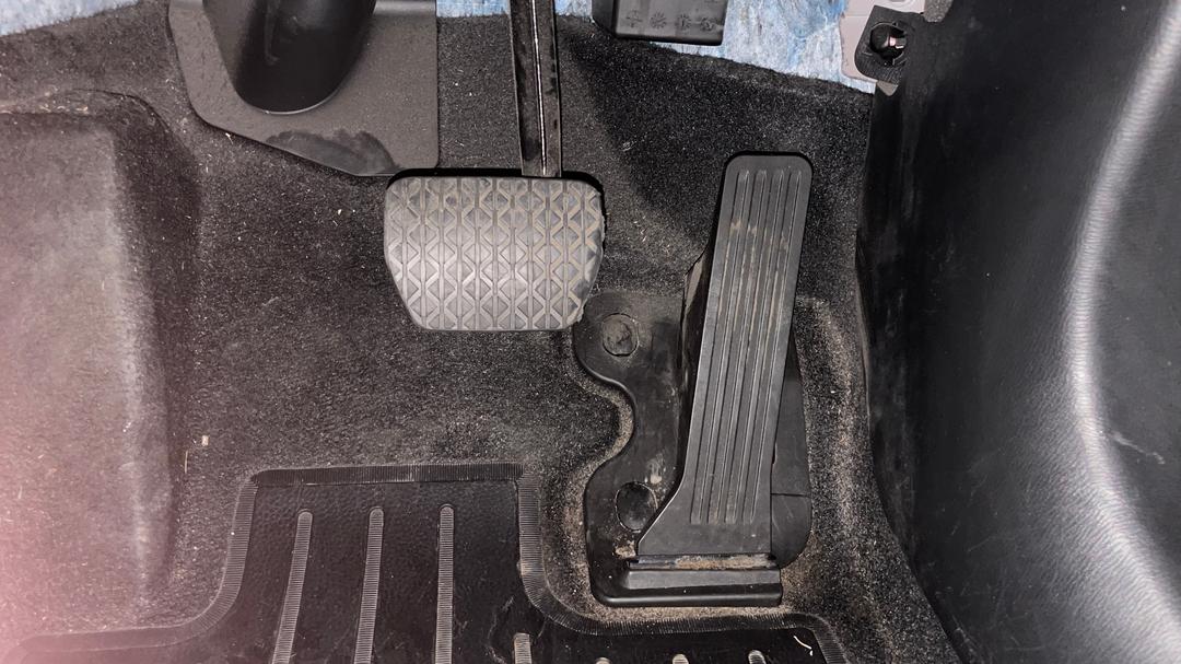 2018 Mazda CX-3 Maxx (FWD), Automatic, 95372 km, Pedals and Footmat