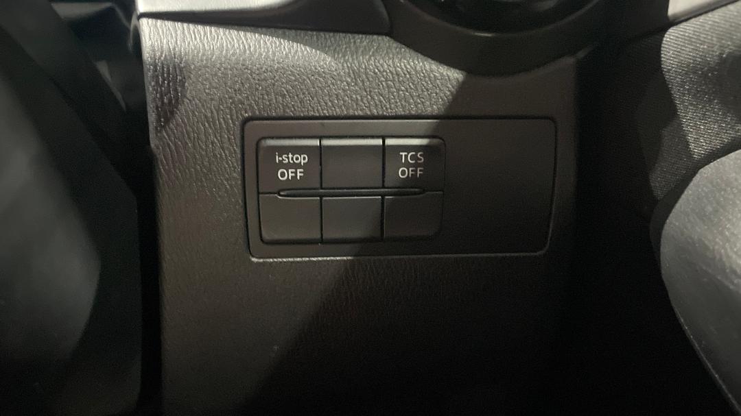 2018 Mazda CX-3 Maxx (FWD), Automatic, 95372 km, Utility Switches/Buttons