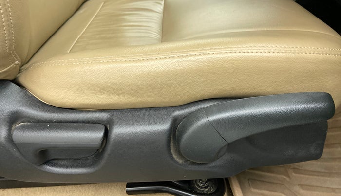 2018 Honda City V AT, Petrol, Automatic, 33,455 km, Driver Side Adjustment Panel