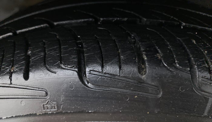 2015 Hyundai Xcent SX 1.2, Petrol, Manual, 94,845 km, Right Rear Tyre Tread