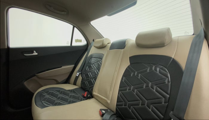 2015 Hyundai Xcent SX 1.2, Petrol, Manual, 94,845 km, Right Side Rear Door Cabin