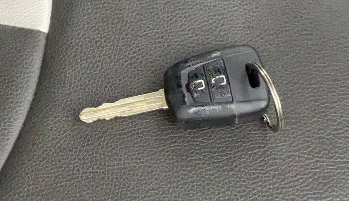 2017 Hyundai Grand i10 SPORTZ (O) 1.2 KAPPA VTVT, Petrol, Manual, 37,126 km, Lock system - Remote key not functional