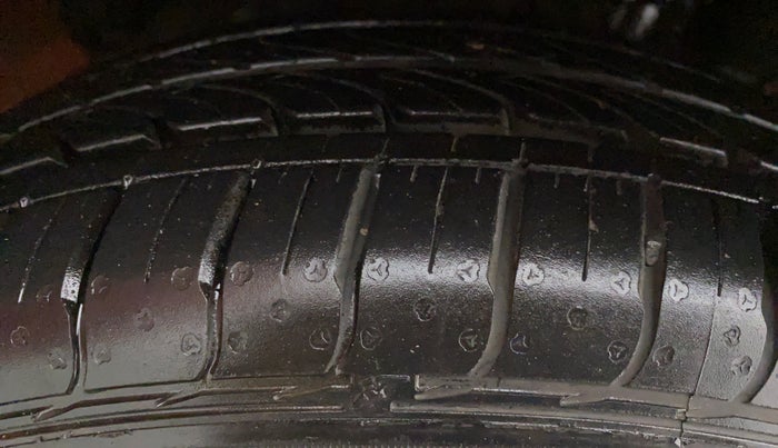 2015 Maruti Celerio VXI d, Petrol, Manual, 15,067 km, Right Rear Tyre Tread