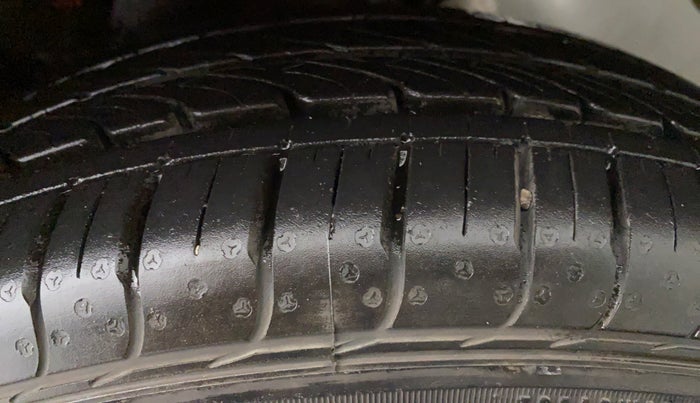 2015 Maruti Celerio VXI d, Petrol, Manual, 15,067 km, Left Rear Tyre Tread