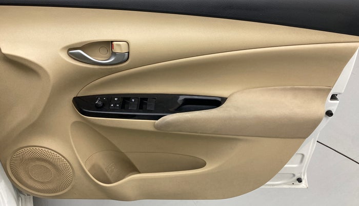 2020 Toyota YARIS G MT, Petrol, Manual, 32,953 km, Driver Side Door Panels Control