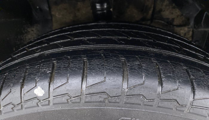 2017 Maruti S Cross ALPHA SHVS, Diesel, Manual, 28,444 km, Right Front Tyre Tread