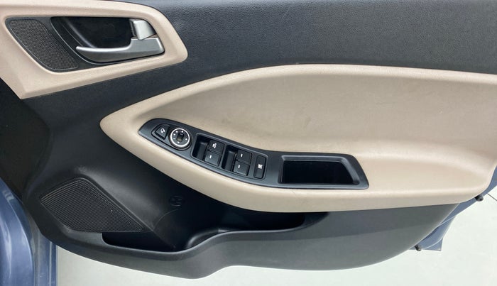 2014 Hyundai Elite i20 SPORTZ 1.2, Petrol, Manual, 82,582 km, Driver Side Door Panels Control