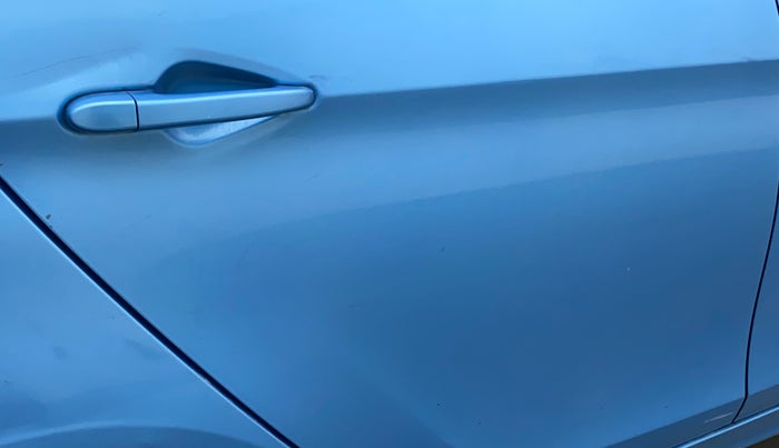 2017 Tata Tiago XZA PETROL, CNG, Automatic, 92,561 km, Right rear door - Slightly dented