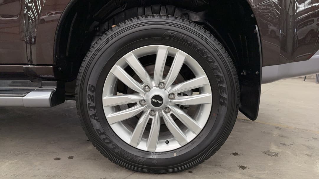 2017 Isuzu MU-X Ls-u (4x2), Automatic, 117992 km, Left Rear Wheel