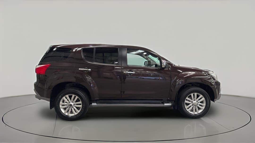 2017 Isuzu MU-X Ls-u (4x2), Automatic, 117992 km, Right Side View