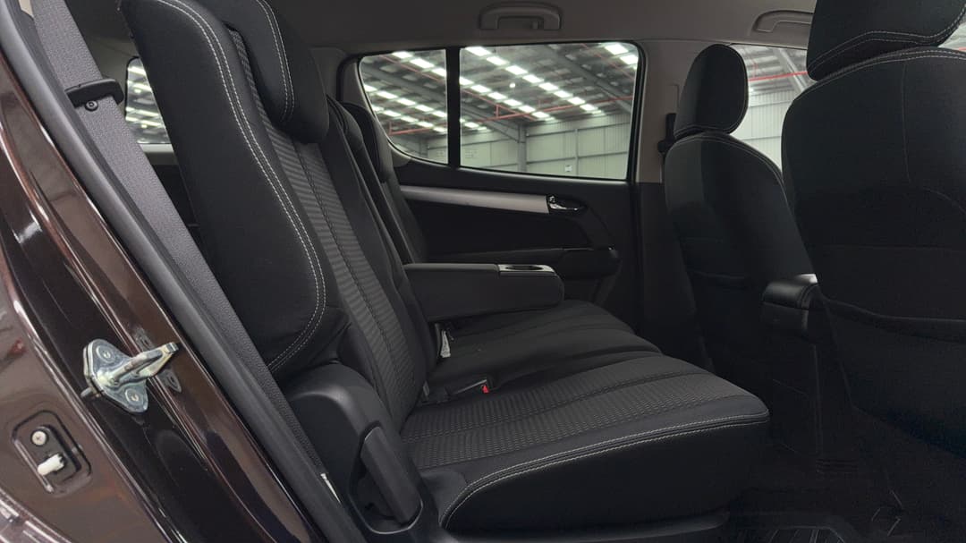 2017 Isuzu MU-X Ls-u (4x2), Automatic, 117992 km, Right Side Rear Door Cabin View