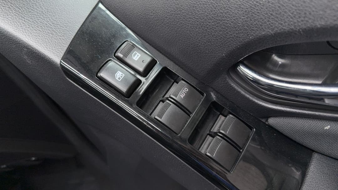 2017 Isuzu MU-X Ls-u (4x2), Automatic, 117992 km, Drivers Side Door Panel Controls