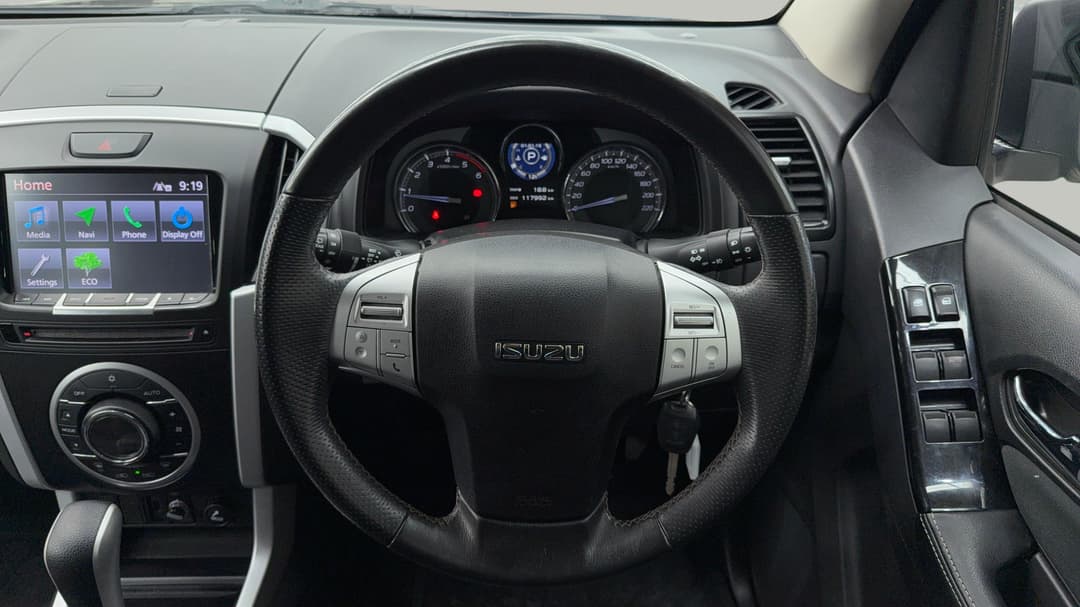 2017 Isuzu MU-X Ls-u (4x2), Automatic, 117992 km, Steering Wheel Close-up