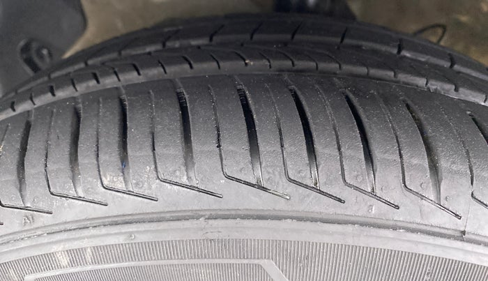 2018 Hyundai NEW SANTRO ASTA 1.1 MT, Petrol, Manual, 26,691 km, Left Front Tyre Tread