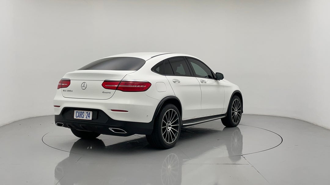 Right Back Diagonal (45- Degree) View