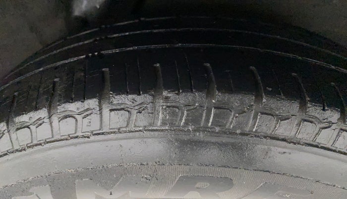 2014 Hyundai i10 MAGNA 1.1, Petrol, Manual, 37,947 km, Left Rear Tyre Tread