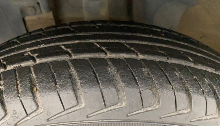 2018 Renault Kwid RXL 1.0, Petrol, Manual, 44,721 km, Left Front Tyre Tread