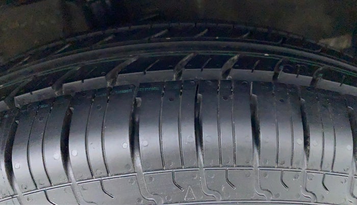 2014 Maruti Ritz VXI, Petrol, Manual, 59,042 km, Left Front Tyre Tread