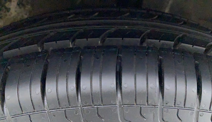 2014 Maruti Ritz VXI, Petrol, Manual, 59,042 km, Right Rear Tyre Tread