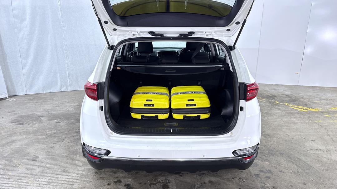 2018 Kia Sportage Si Premium (FWD), Automatic, 58043 km, Boot Inside View with Luggage