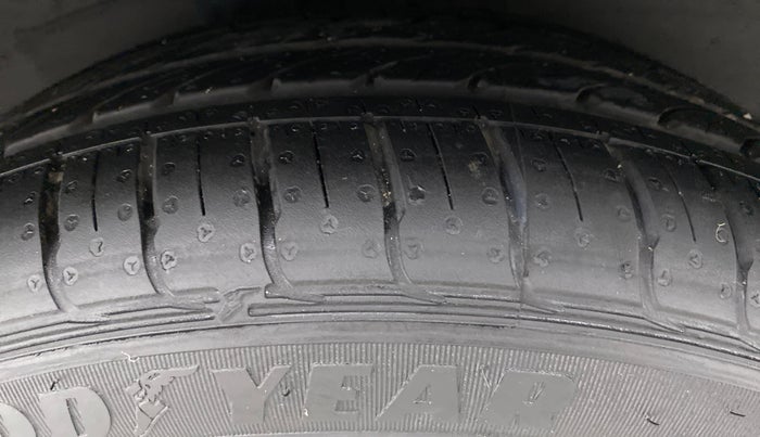 2014 Hyundai Xcent SX 1.2 OPT, Petrol, Manual, 72,594 km, Right Rear Tyre Tread