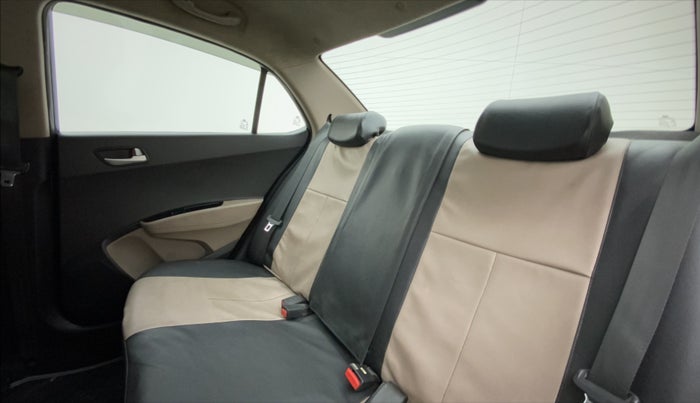 2014 Hyundai Xcent SX 1.2 OPT, Petrol, Manual, 72,594 km, Right Side Rear Door Cabin