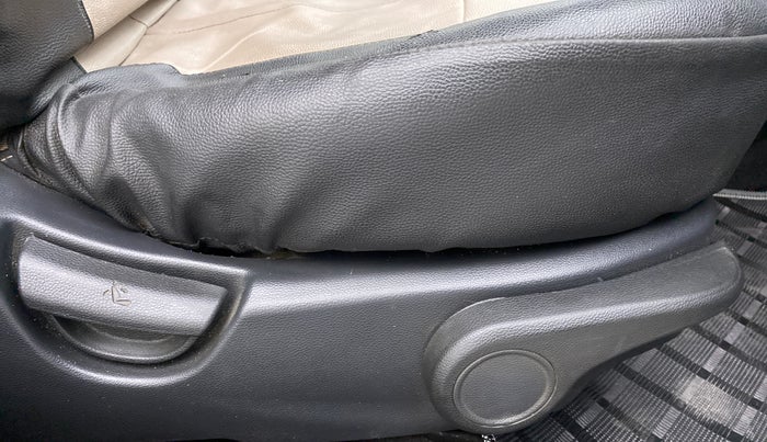2014 Hyundai Xcent SX 1.2 OPT, Petrol, Manual, 72,594 km, Driver Side Adjustment Panel